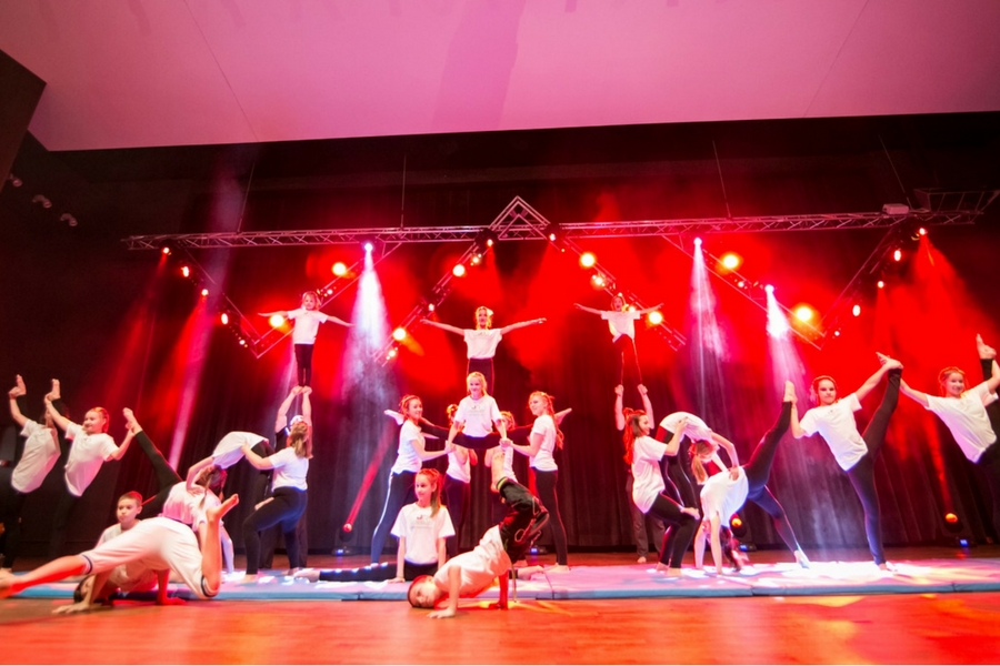akrobatyka dla dzieci młodzież dorośli szkoła tańca Jagielski Dance Project Toruń