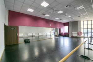 Sala Fioletowa - Jagielski Dance Project Szkoła tańca wynajem sal w Toruniu
